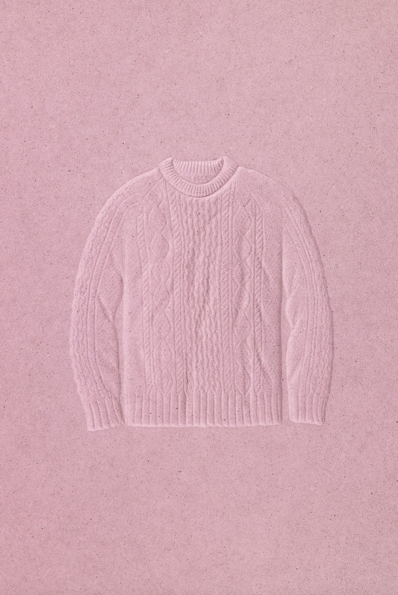 Blindgepraegtes Pullover-Motiv auf zartrosa Papier — Das Studiozwei, Werbefotograf München
